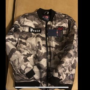 Men’s Camouflage Phat Farm Jacket-Large